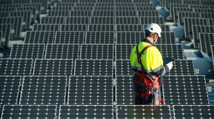 Empresaris de Riudellots indignats pel retard en les subvencions de la fotovoltaica